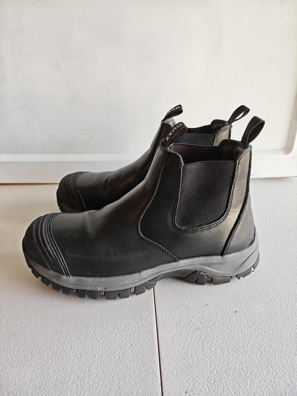 OUXX Boots Mens Size 9.5 Black Leather Chelsea Pull On Slip Resistant Work